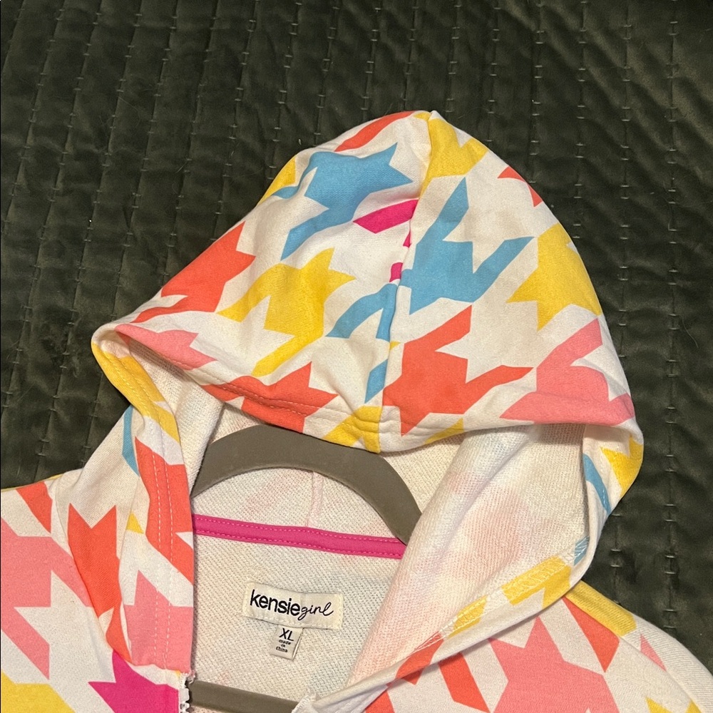 💲2💲 if BUNDLED 3 or more $2 items NWT Kensie Girl  Multicolor full zip XL C365